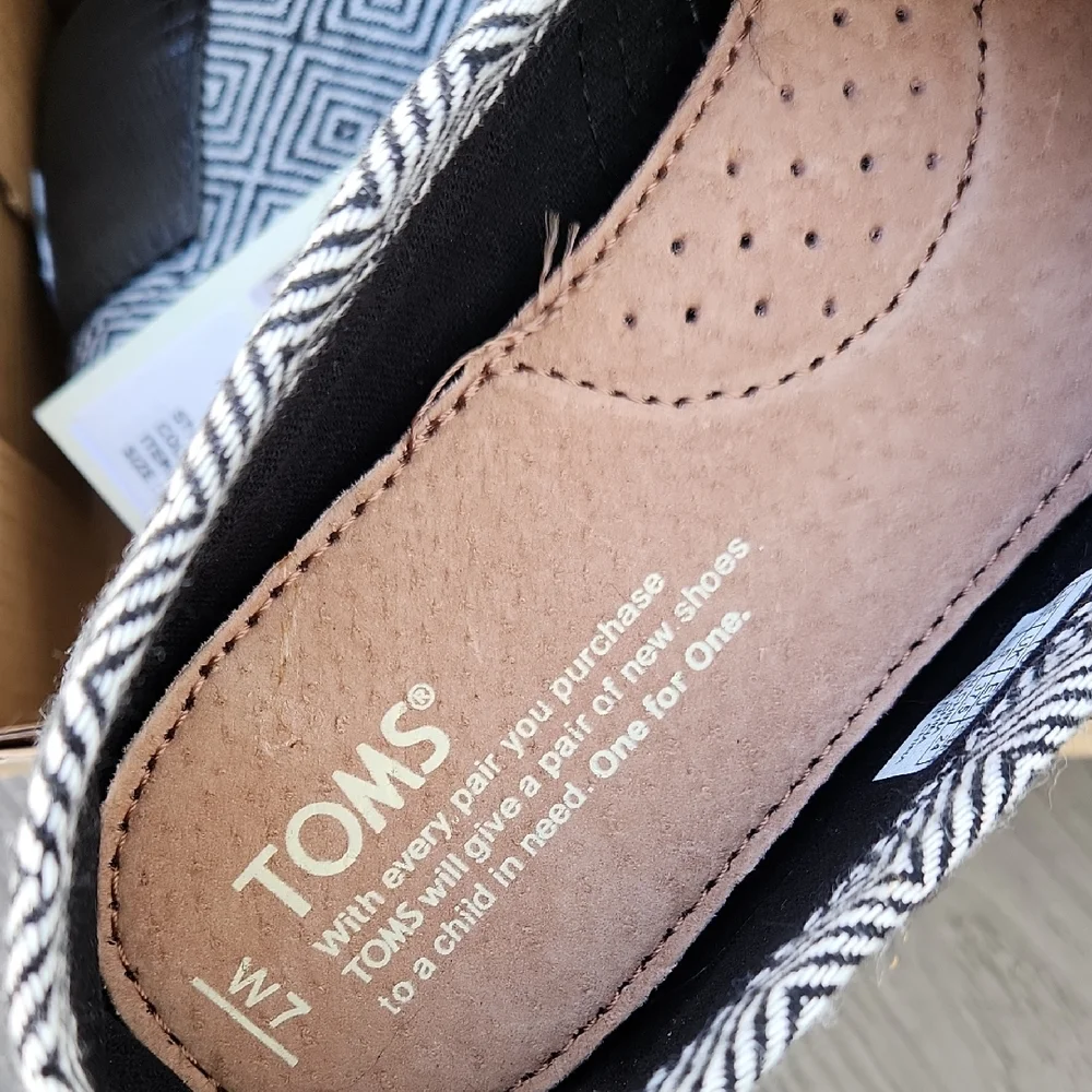 Toms Black & White Geometric Slip-On Moccasins - Picture 2 of 5